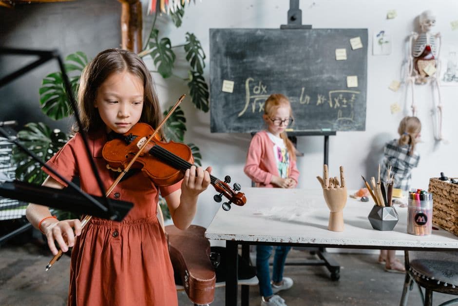 Violin student in a lesson, serving Sugar Hill, GA