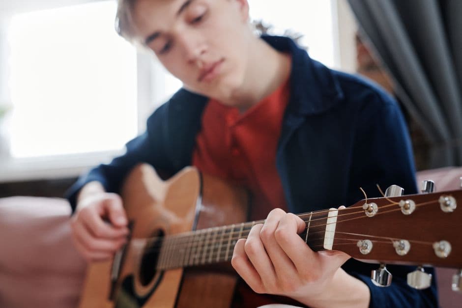 Guitar student in a lesson near Buckhead, GA