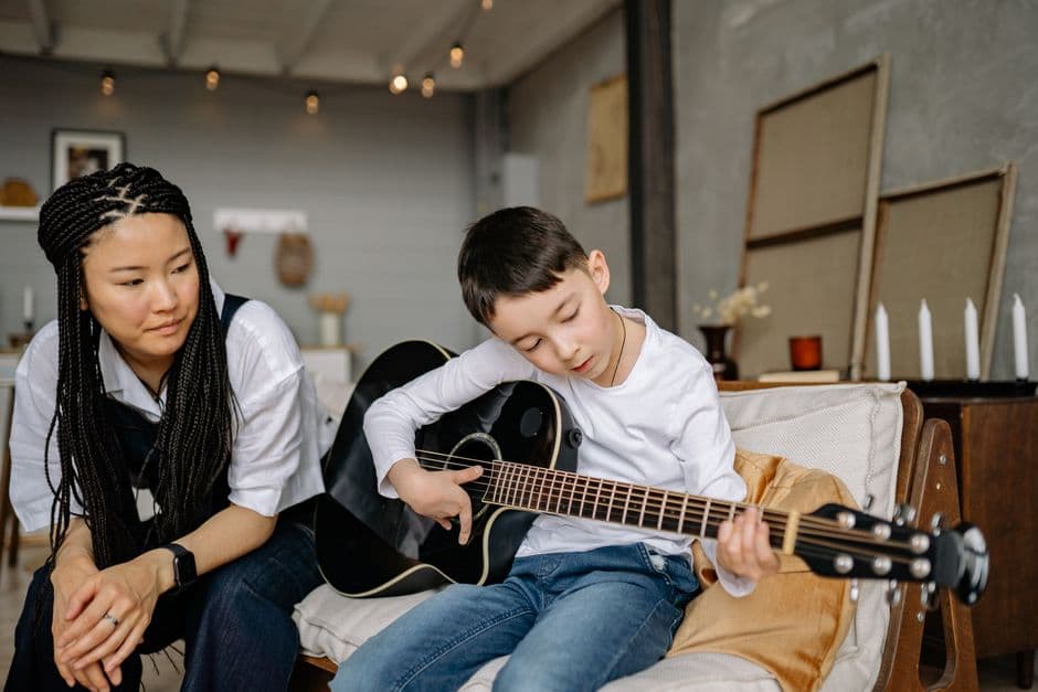 Guitar student in a lesson near Sandy Springs, GA