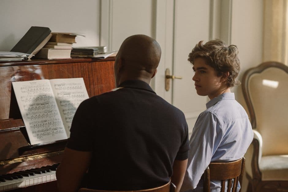 Piano student in a lesson near Brookhaven, GA