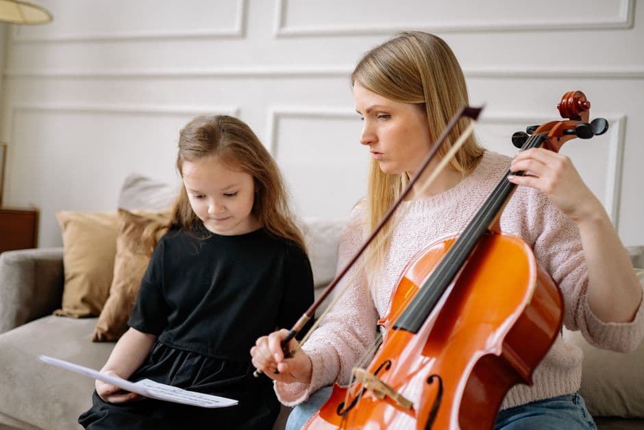 Viola student in a lesson, serving Cumming, GA