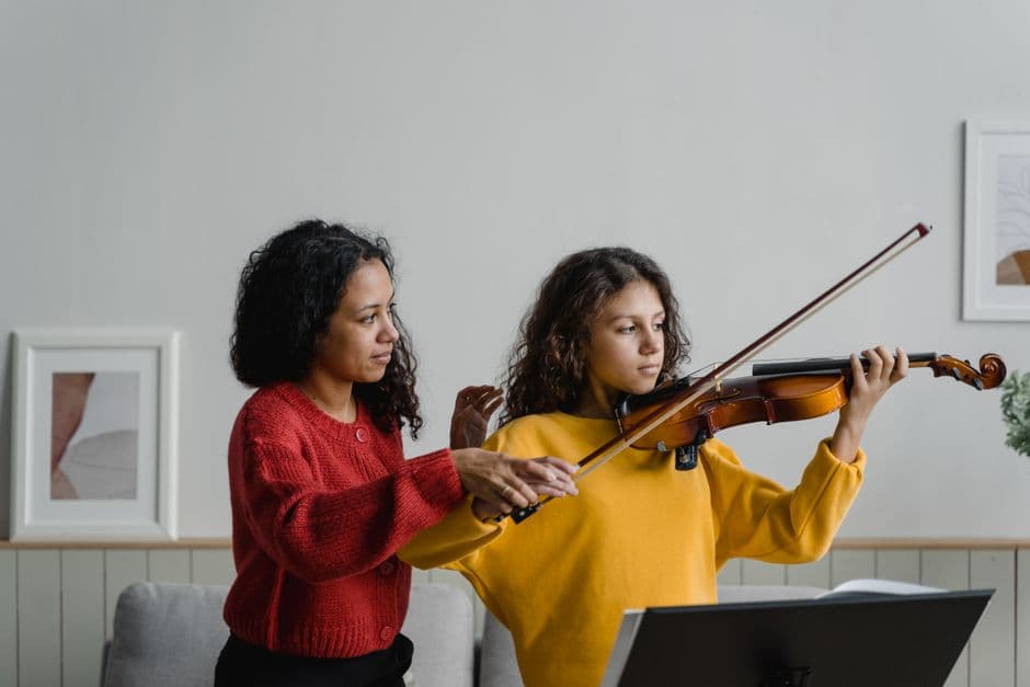 Viola student in a lesson, serving Dunwoody, GA