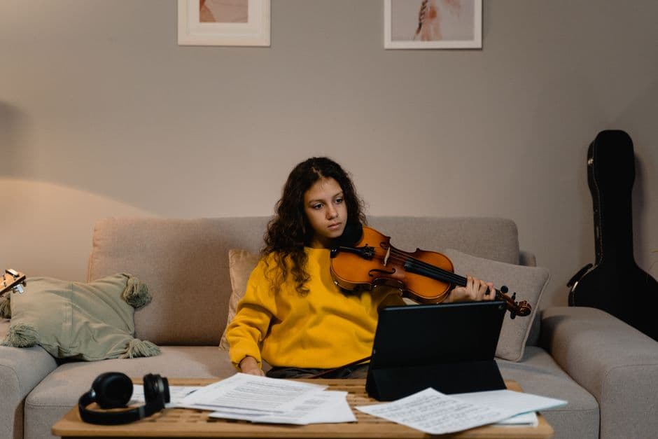 Viola student in a lesson, serving Sandy Springs, GA