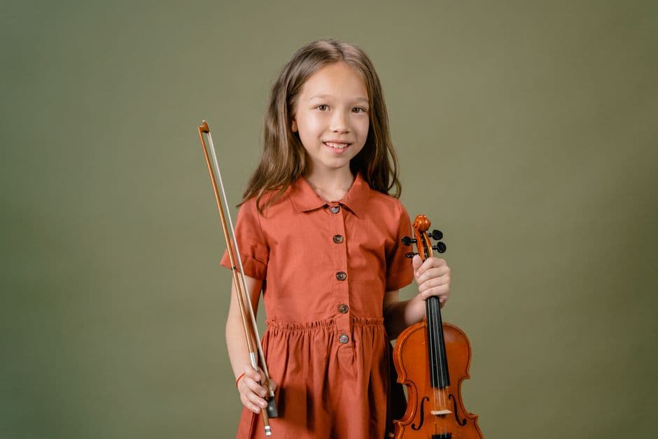 Viola student in a lesson, serving Woodstock, GA