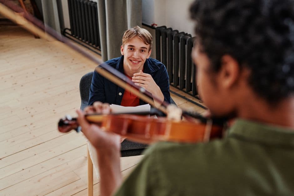 Violin student in a lesson, serving Buford, GA
