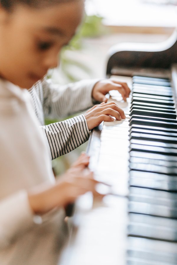 Violin and piano lessons for students near Suwanee Georgia