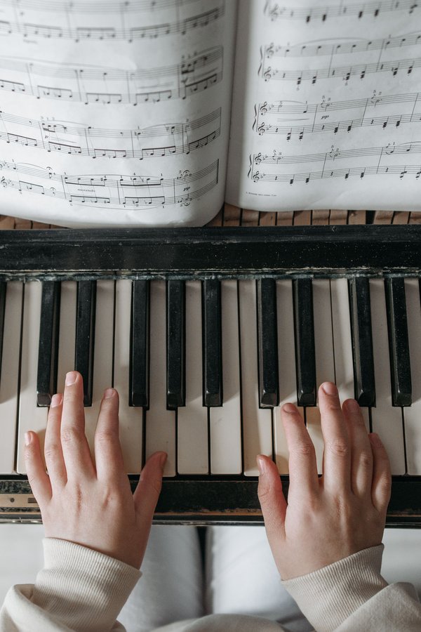 Guitar lessons for teens and adults in Peachtree Corners area